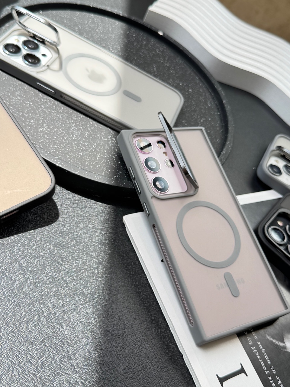 قاب Matte CasePro Lens with MagSafe استند شو با لنز رینگی (کدC1608) - تصویر 5